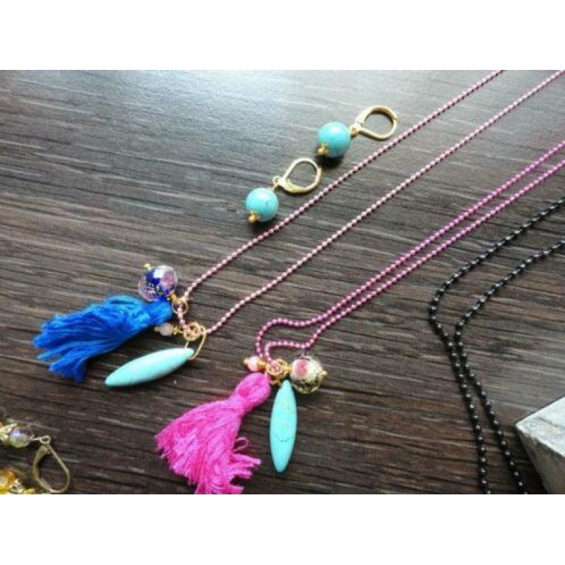 Ibiza boho ketting natuurstenen roze kwastje winkelrestanten