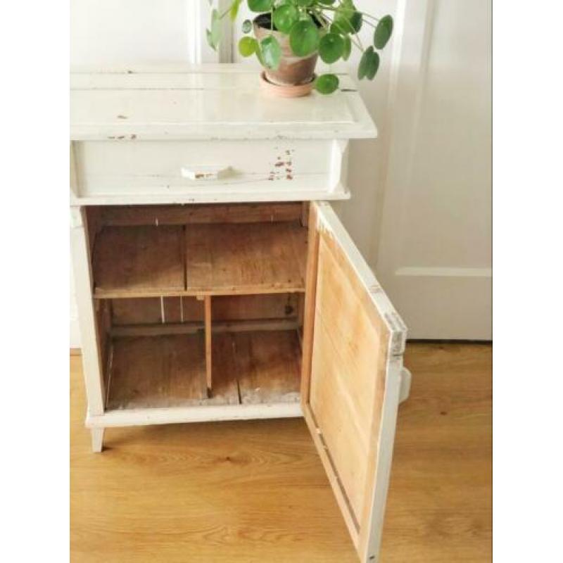 Antiek/ brocante/ vintage klepkastje