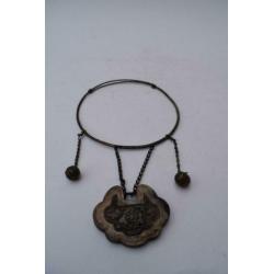 ANTIEK CHINESE ZILVEREN HANGER AAN COLLIER 1644-1911nr1