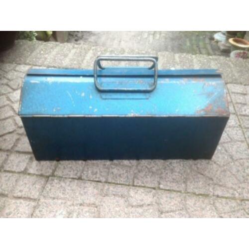Brocante oud ijzeren gereedschapskist