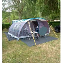 Ruime, grijze, 6 persoons tunneltent