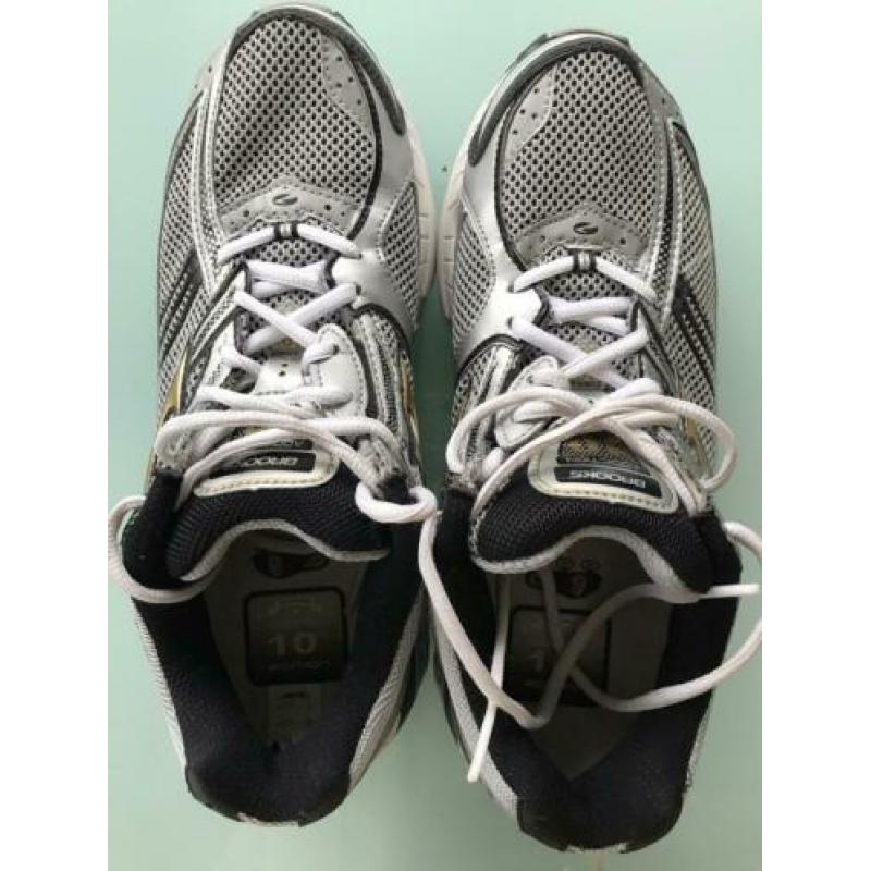 Dames of heren Brooks hardloopschoenen maat 43