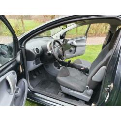 Toyota Aygo 1.0 Grijs (airco, elektrische ramen, ABS, enz.)