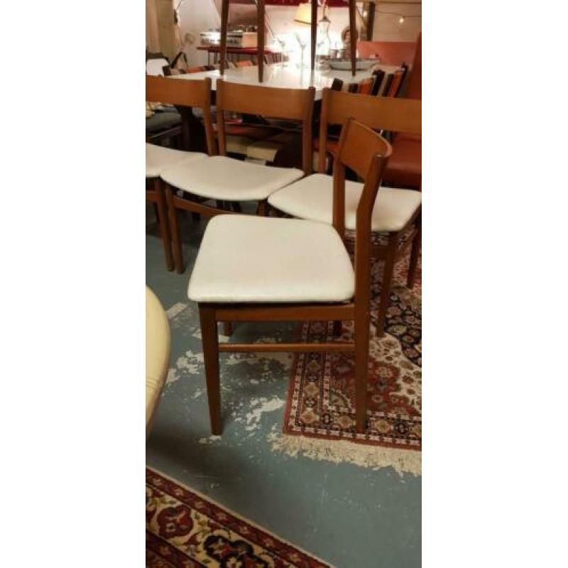 4 teakhouten Scandinavische stoelen