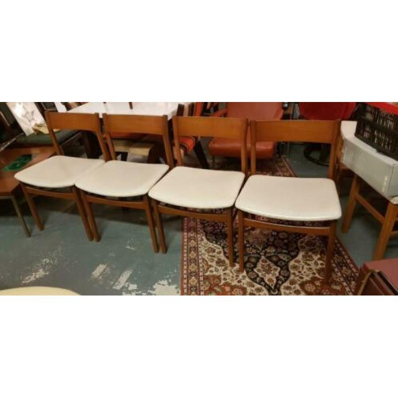 4 teakhouten Scandinavische stoelen