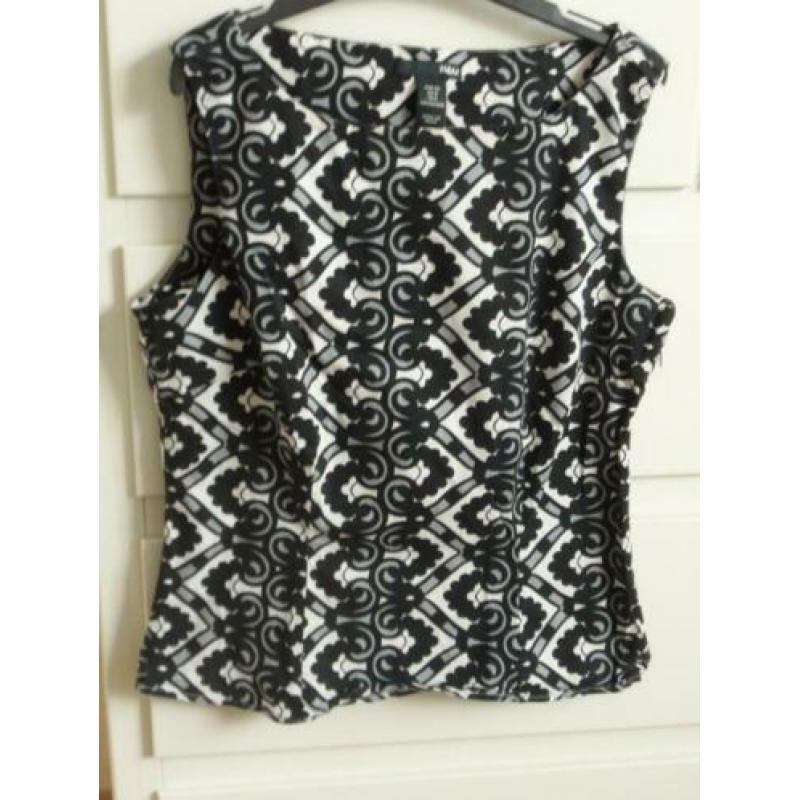 H&M: Stretchy Bedrukte Top maat 38