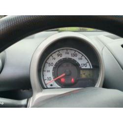 Toyota Aygo 1.0 Grijs (airco, elektrische ramen, ABS, enz.)