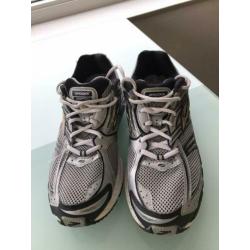 Dames of heren Brooks hardloopschoenen maat 43