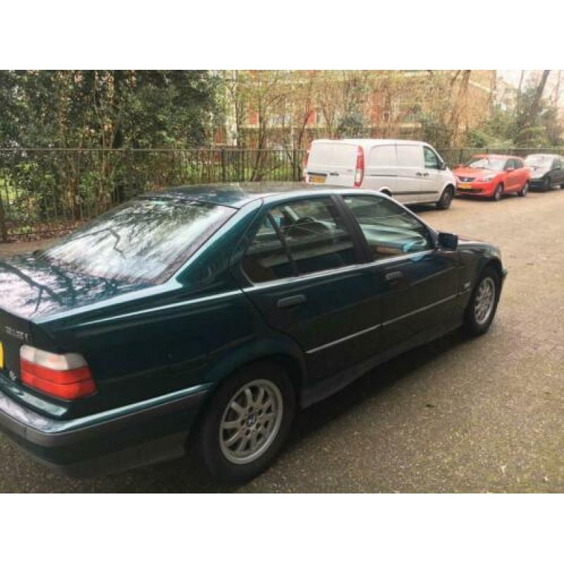 BMW 318i Executive met Climatronic 1 eigenaar