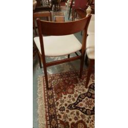 4 teakhouten Scandinavische stoelen