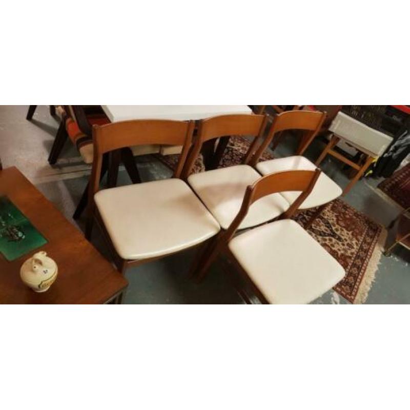 4 teakhouten Scandinavische stoelen