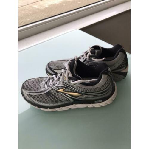 Dames of heren Brooks hardloopschoenen maat 43