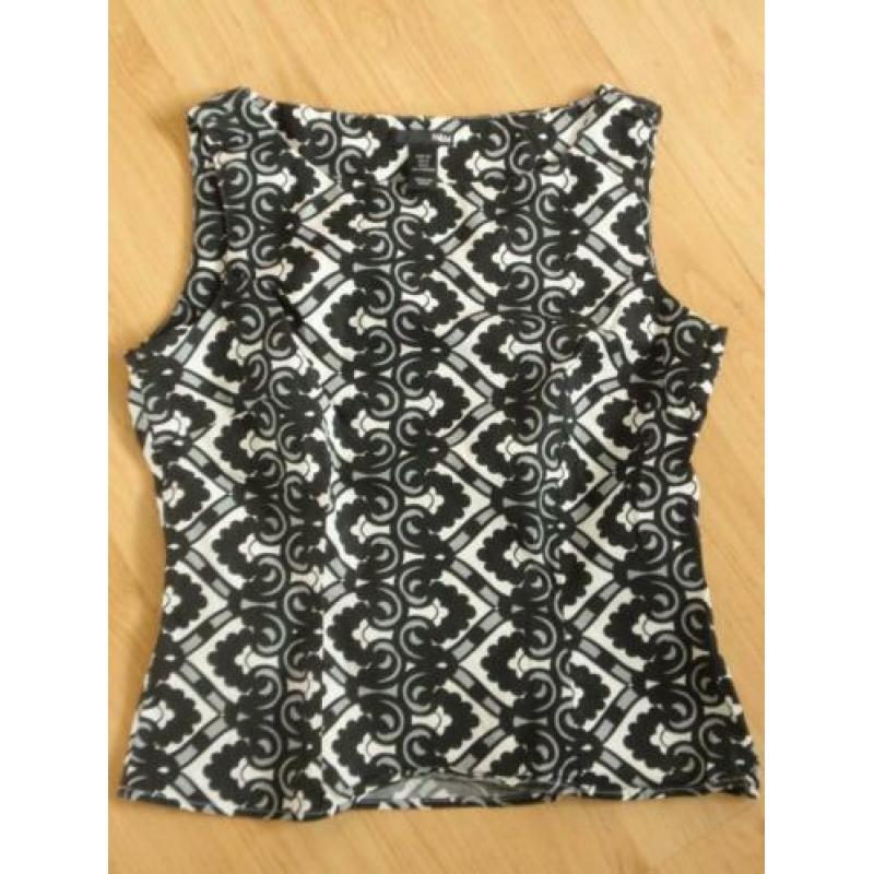 H&M: Stretchy Bedrukte Top maat 38