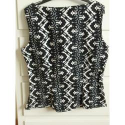 H&M: Stretchy Bedrukte Top maat 38