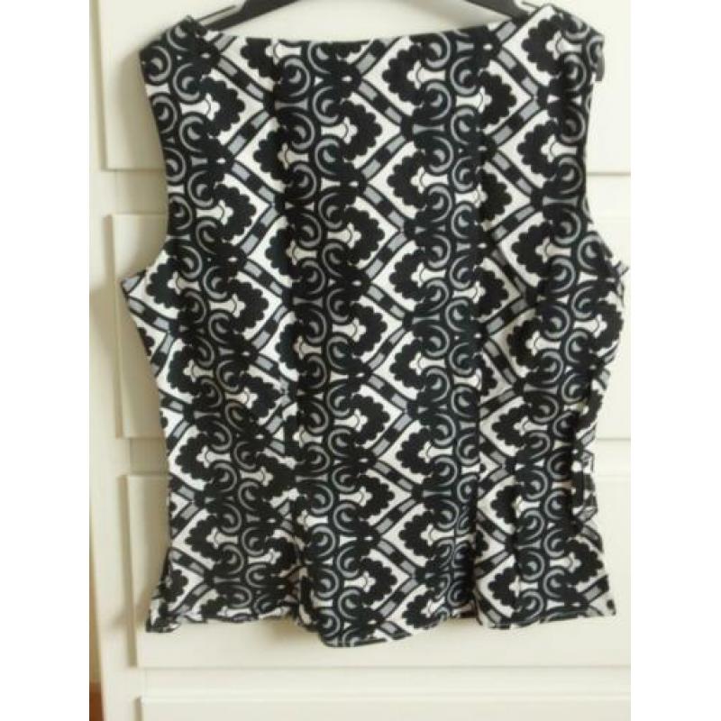 H&M: Stretchy Bedrukte Top maat 38