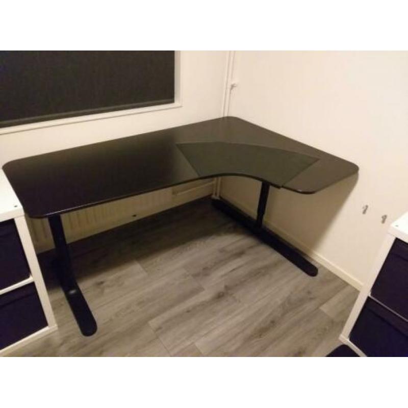 BEKANT Hoekbureau (rechts)