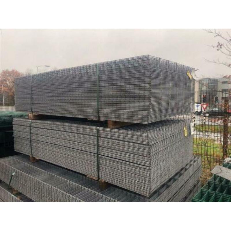 10m Gegalvaniseerd hekwerk 123cm hoog - 2e keus groene paal