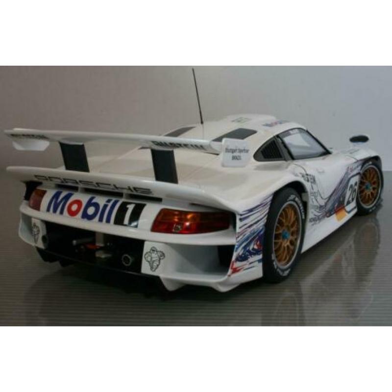 AutoArt 1/18 Porsche 911 GT1 - Le Mans 1997