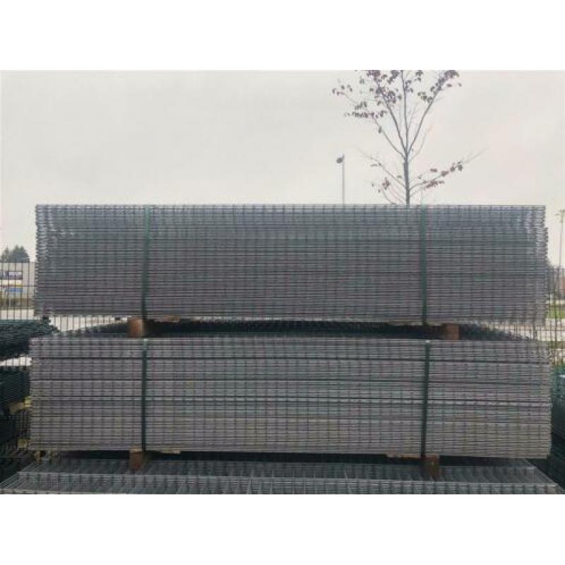 10m Gegalvaniseerd hekwerk 123cm hoog - 2e keus groene paal