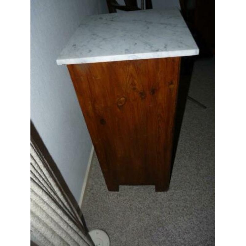 vintage slaapkamerkast hout met marmerblad antiek