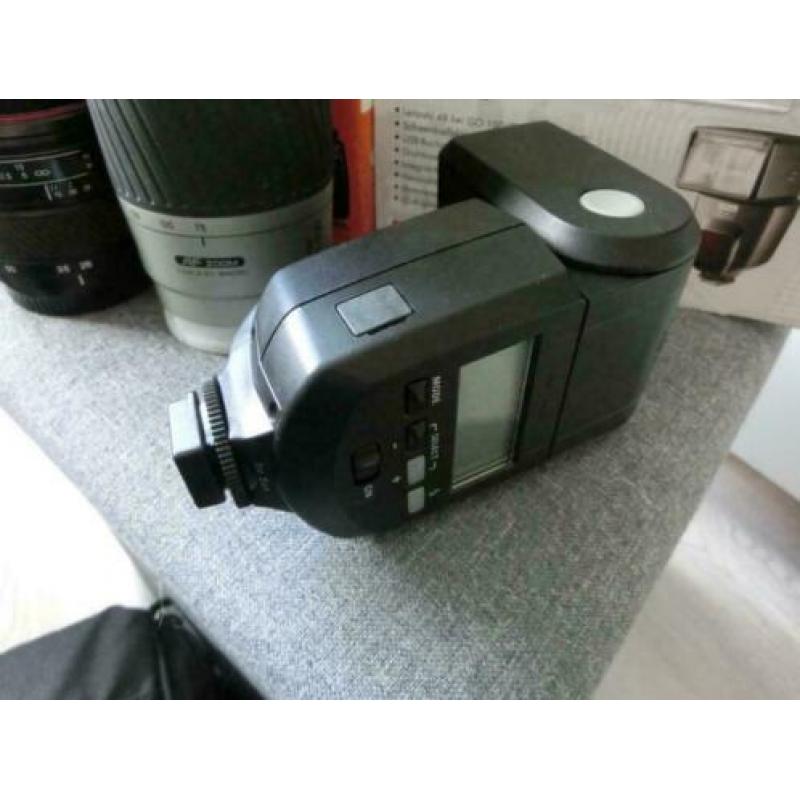 Sony A37 + 50mm f1.8, 75-300mm, 28-70mm, flitser, tas, 64GB