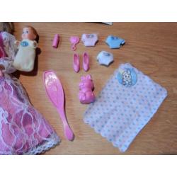 Vintage Heart family barbie en baby met accessoires boekje