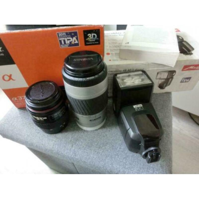 Sony A37 + 50mm f1.8, 75-300mm, 28-70mm, flitser, tas, 64GB