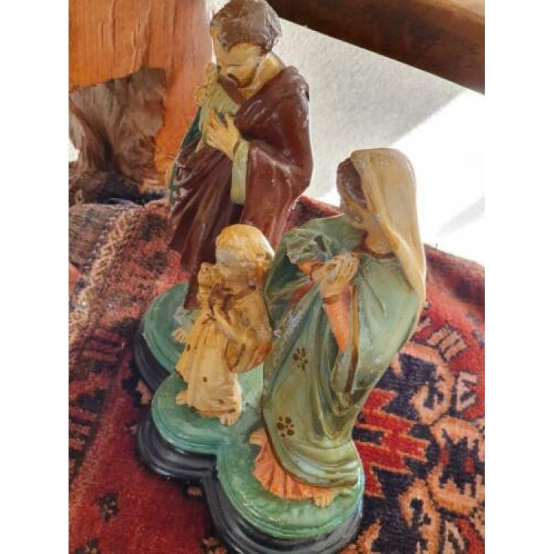 Prachtig relegie beeld van heilige familie, mooie kleuren
