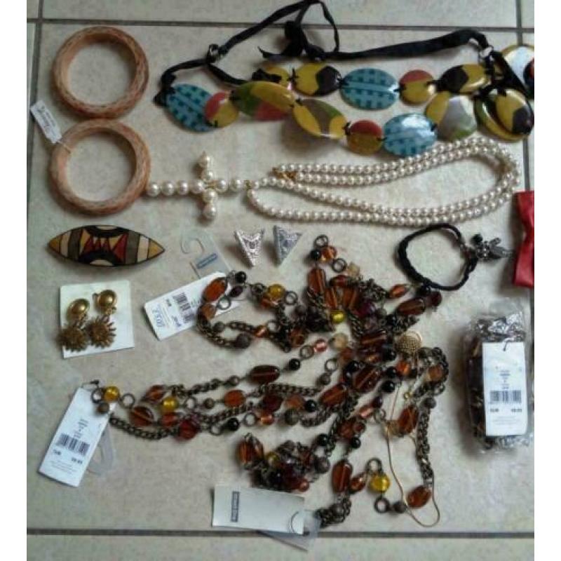 Mooie partij Nieuwe Juwelen / Sieraden / Kettingen