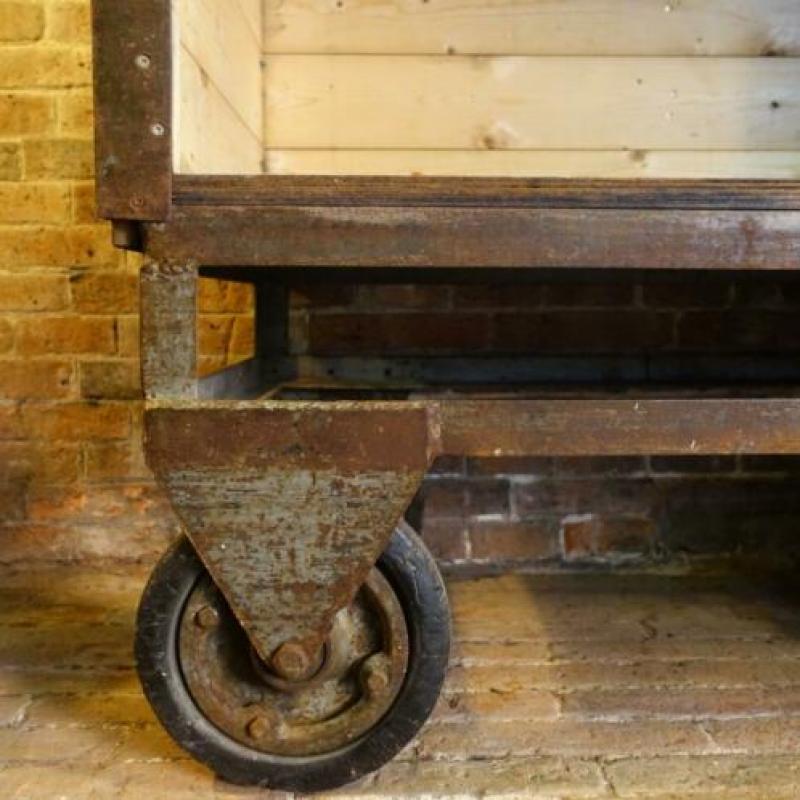 Oude Fabrieks Trolley Kar Toonbank Drankkast Sidetable
