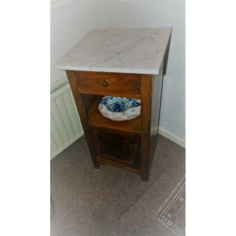 vintage slaapkamerkast hout met marmerblad antiek