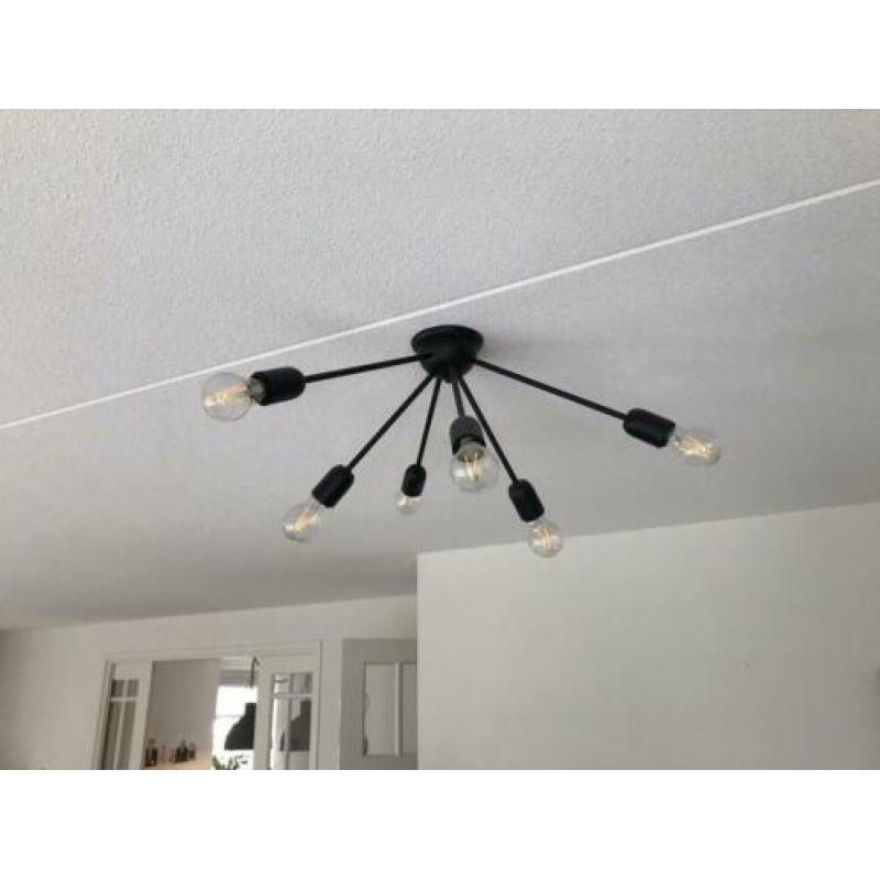 Hele mooie plafondlamp half jaar oud. Mag weg voor €10