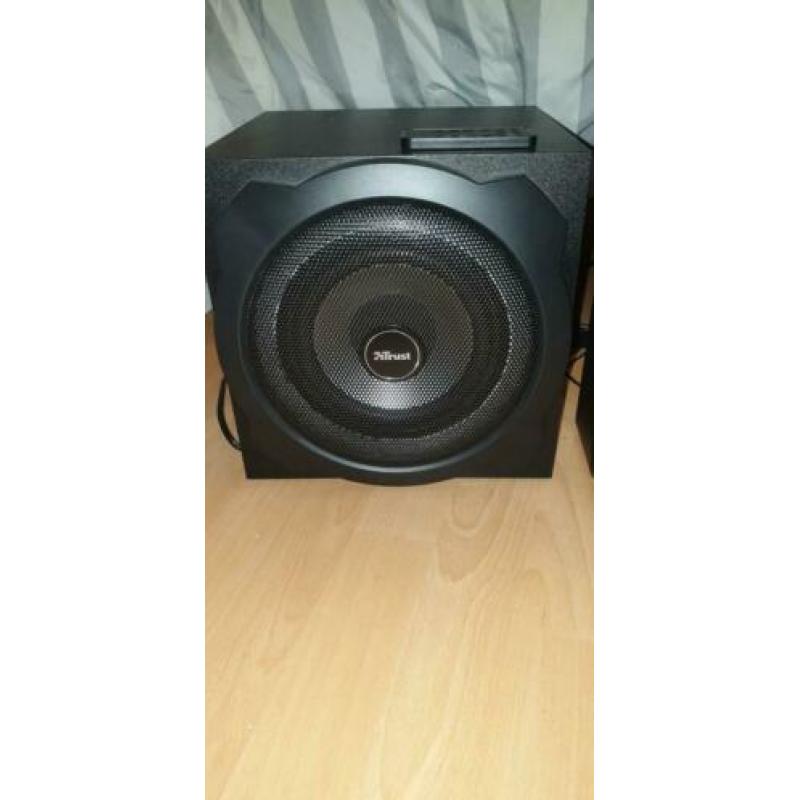 trust 5.1 dolbi surround set