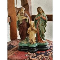 Prachtig relegie beeld van heilige familie, mooie kleuren