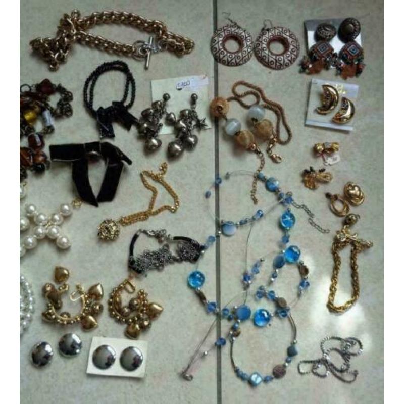 Mooie partij Nieuwe Juwelen / Sieraden / Kettingen