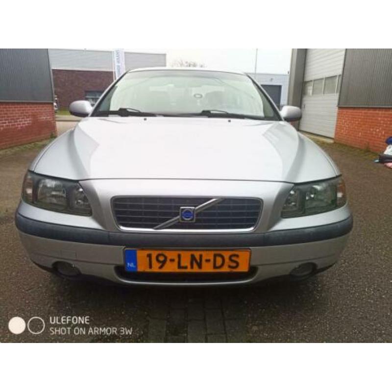 Volvo S60 2.4 140PK AUT 2003 Grijs