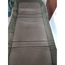 Te koop zo goed als ongebruikte fox flatliner king size bed