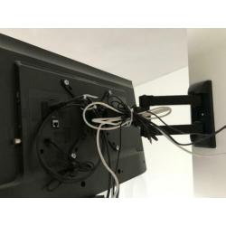 32 Inch Samsung Full HD Smart TV, inclusief kantelbare muurb