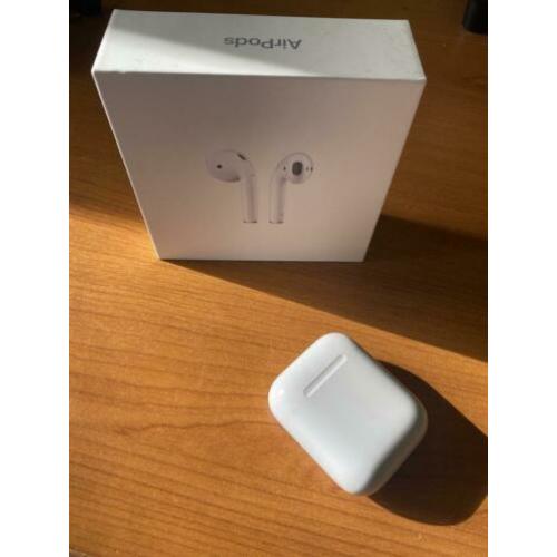 AirPods in goede staat en alles aanwezig