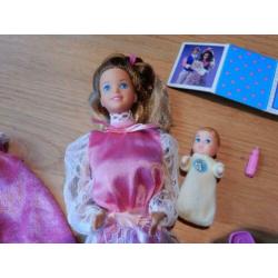 Vintage Heart family barbie en baby met accessoires boekje