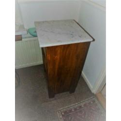 vintage slaapkamerkast hout met marmerblad antiek