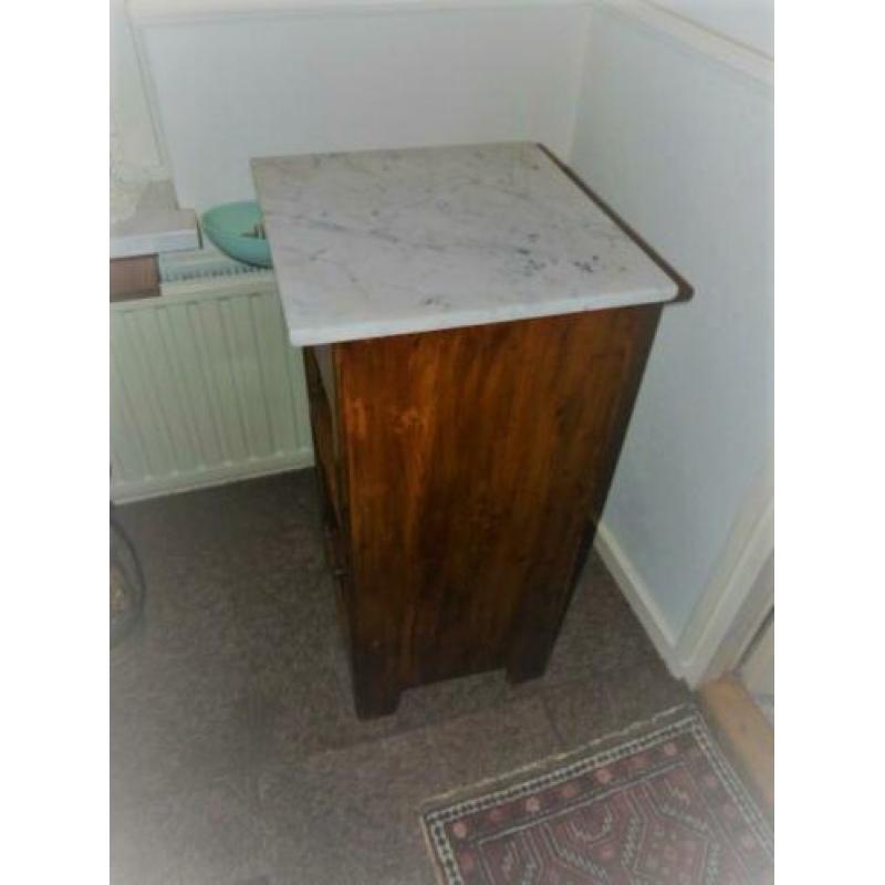 vintage slaapkamerkast hout met marmerblad antiek