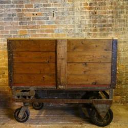 Oude Fabrieks Trolley Kar Toonbank Drankkast Sidetable