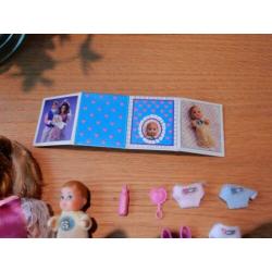 Vintage Heart family barbie en baby met accessoires boekje