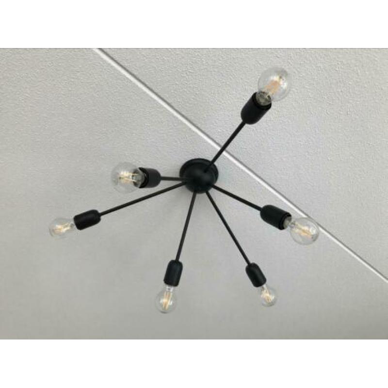 Hele mooie plafondlamp half jaar oud. Mag weg voor €10