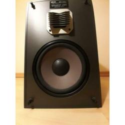 AKAI professional speakers