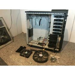 Hierbij verkoop ik de Coolermaster haf 932 Computer kast