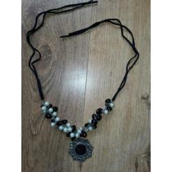 115. zwart/witte ketting