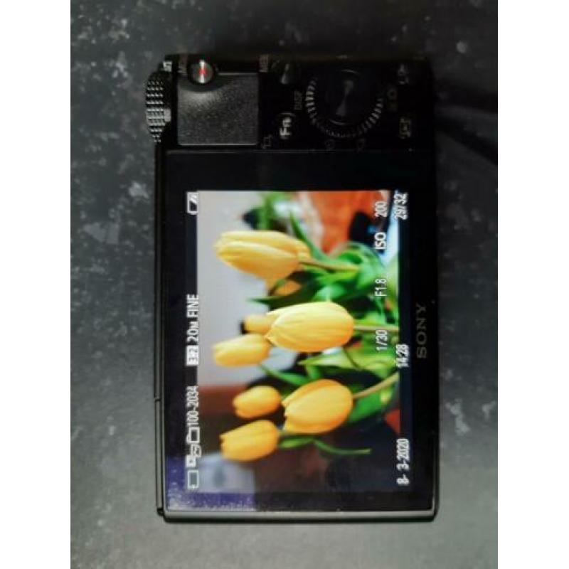 Sony rx100 met hoesje en 4GB geheugenkaart.
