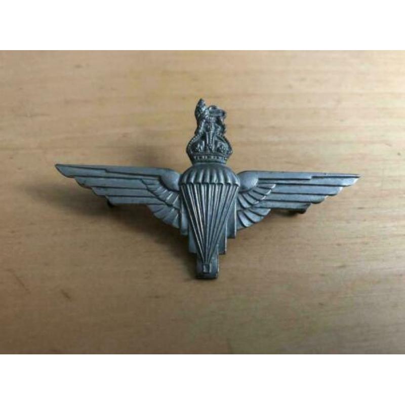 WW2 Engelse capbadge, metaal, Parachute Regiment